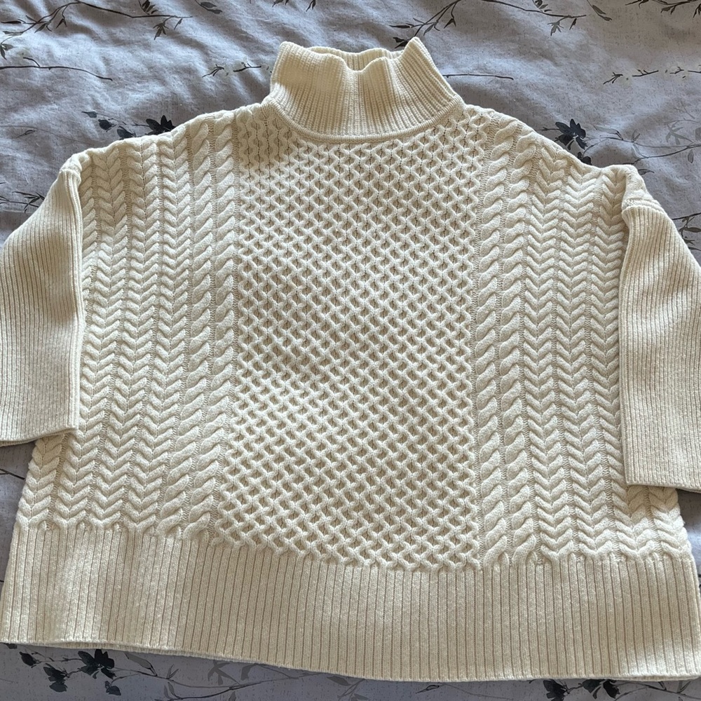 Gorgeous AYR Le Square Extra Fine Merino Wool Sweater Size XS
